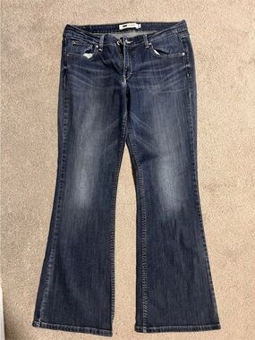 Juniors Women’s Levi's 518 Low Rise Boot Cut Jeans